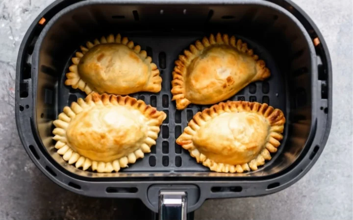 pasta in airtight container for storage, reheating in air fryer, preserving crispiness, step-by-step food storage and reheating process